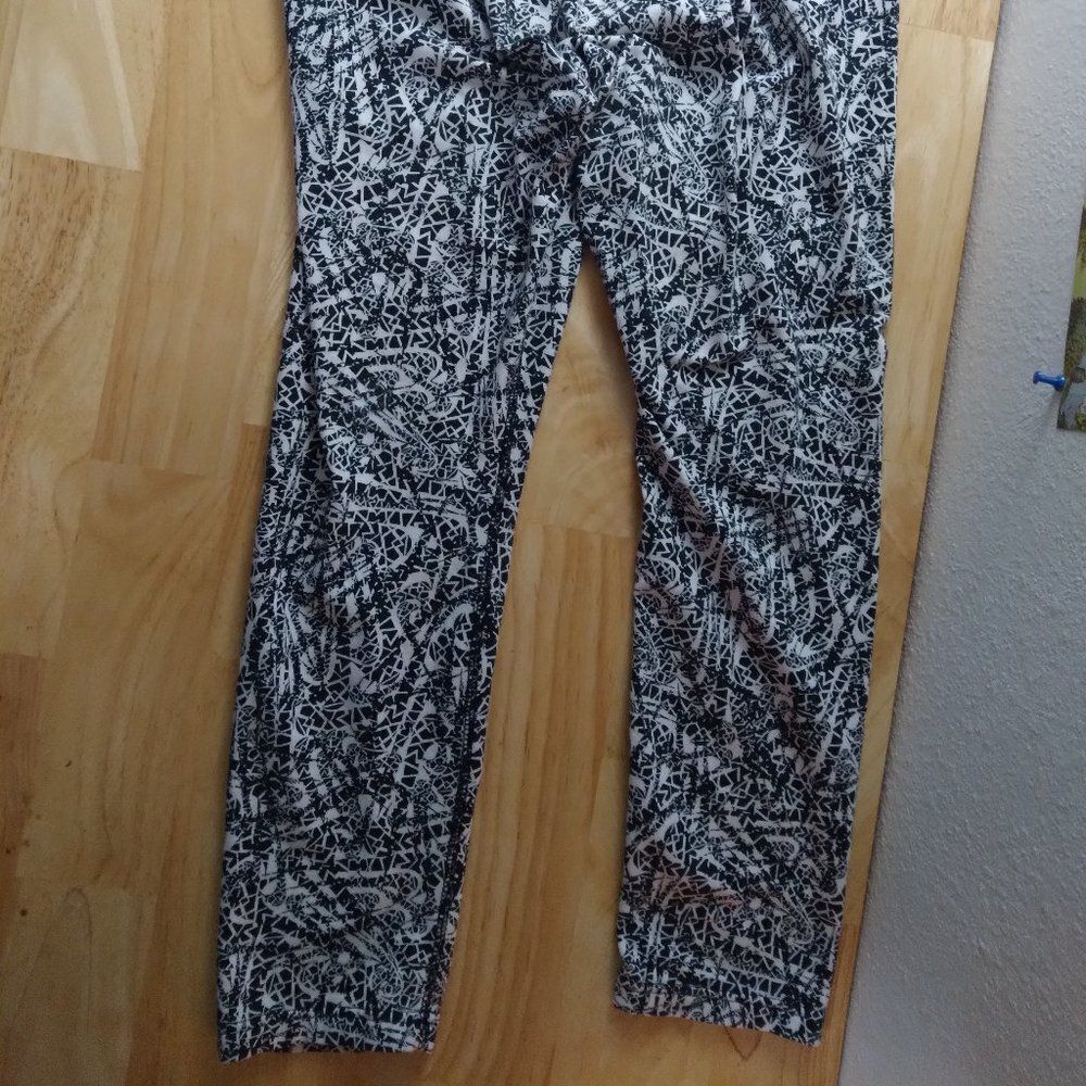 Nike Abstract Swoosh Pattern Leggings Pants - Picture 9 of 9